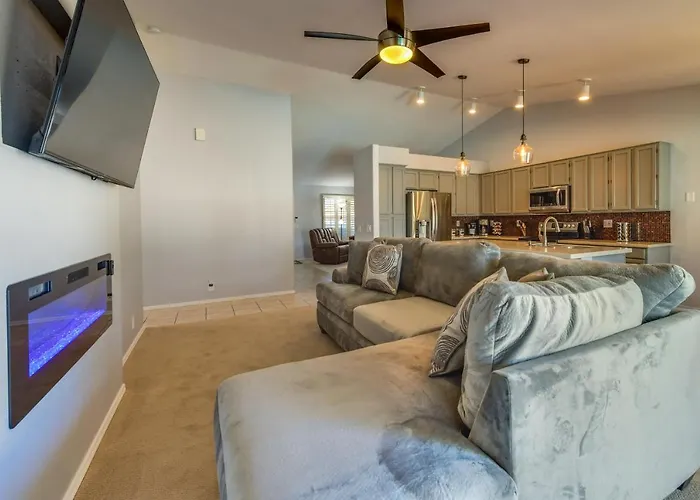 Near Hiking And Golfing With Pool And Patio