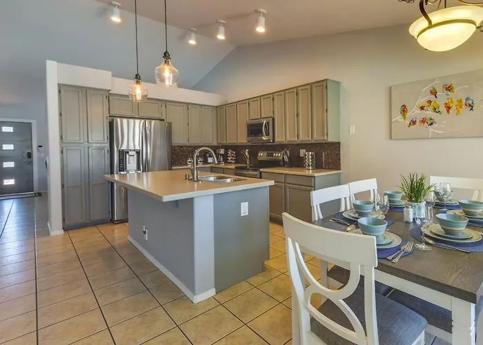 Near Hiking And Golfing With Pool And Patio Holiday home Mesa