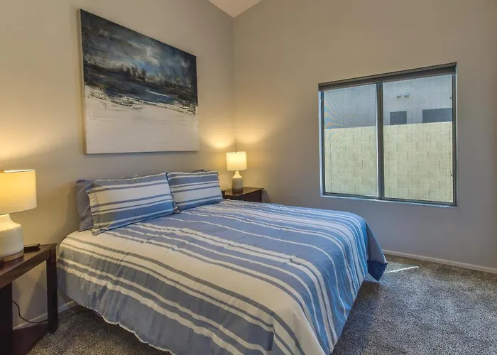 Near Hiking And Golfing With Pool And Patio Holiday home