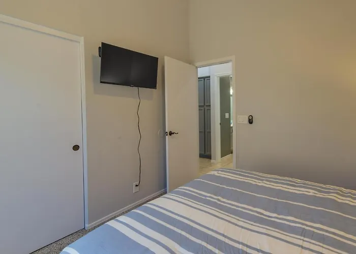Near Hiking And Golfing With Pool And Patio Holiday home Mesa